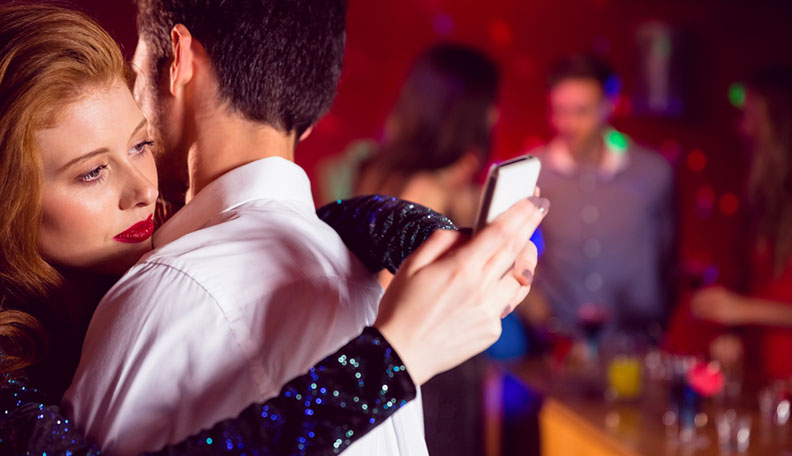 How can I spy on my wife cell phone without touching her cell